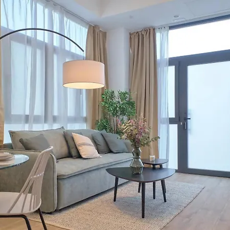 Romantic Roig Arena N1 Virkin * Valência